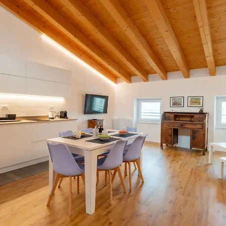 Attico By Interhome Lejlighed Brenzone sul Garda