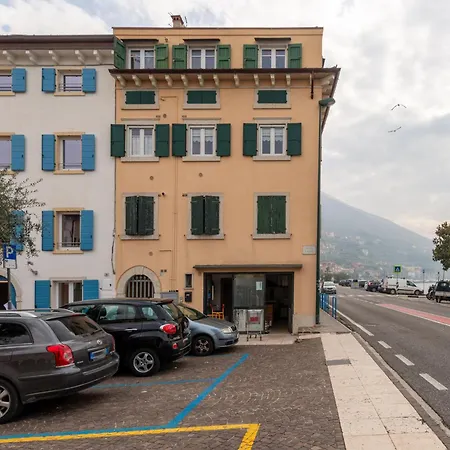 Lägenhet Attico By Interhome Brenzone sul Garda